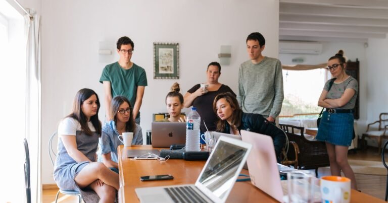 How to Stand Out in the U.S. Job Market: A Practical Guide